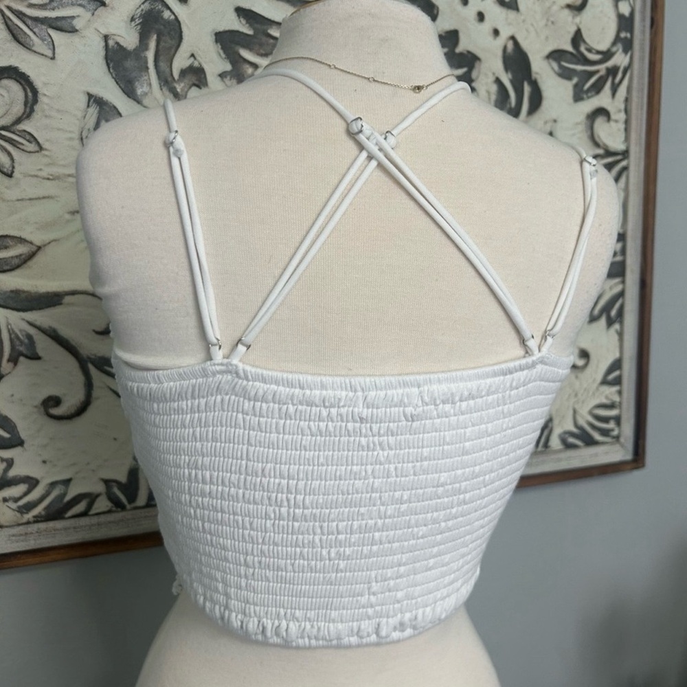 Francesca's mi ami White Lace Crop Top Size Medium - Picture 3 of 9